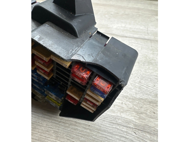 Блок предохранителей 6Q1941824B Skoda Fabia Mk1 (6Y)