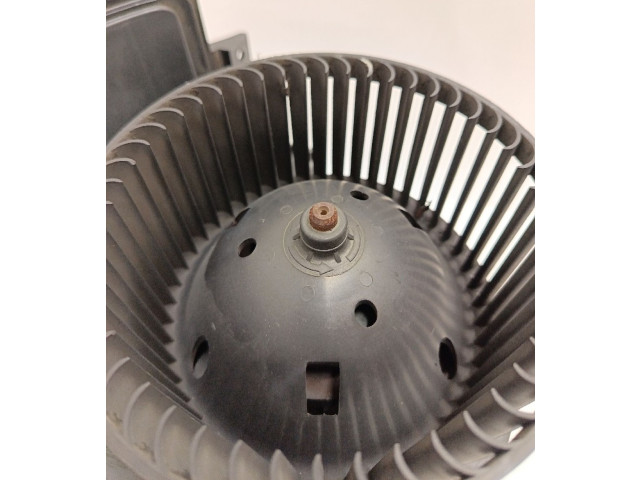 Вентилятор печки    1H1820021, H17833658D   Volkswagen Golf III