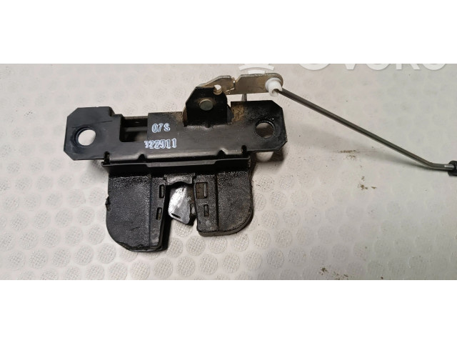 Zámek zadních dveří 2K0827506, 1515010 Volkswagen Caddy 2009