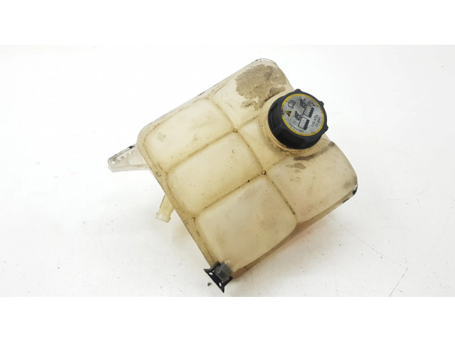 Расширительный бачок охлаждающей жидкости    