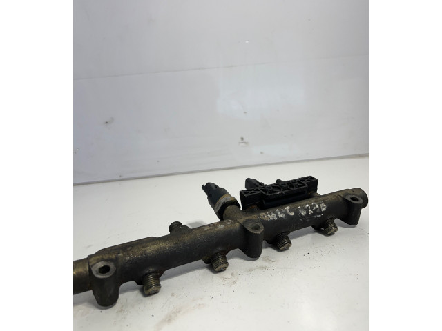 Топливная рампа 0445214017, 005854 Fiat Ulysse для двигателя RHW