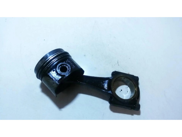 Píst    Peugeot 106  pro benzínový motor 1.4  