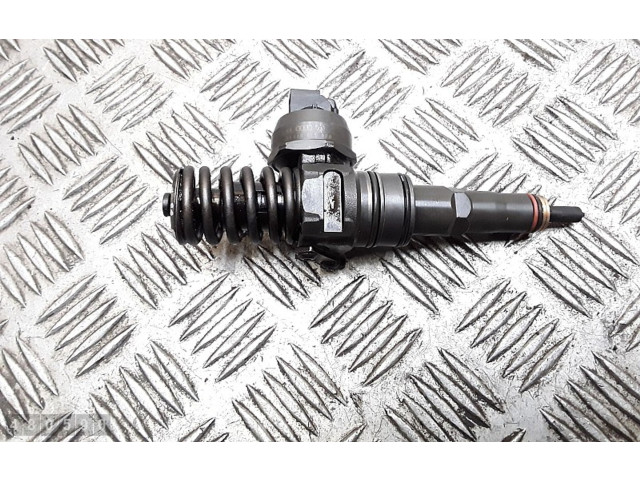 Форсунка 038130073ag    Volkswagen Jetta V   