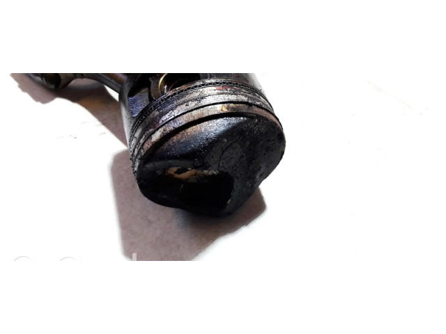  Поршень с шатуном    Mitsubishi Carisma для бензинового двигателя 1.8