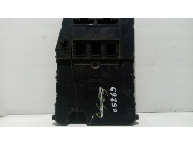 Pojistková skříňka Řídící jednotka BSM 8200309690 Renault Scenic RX 2004