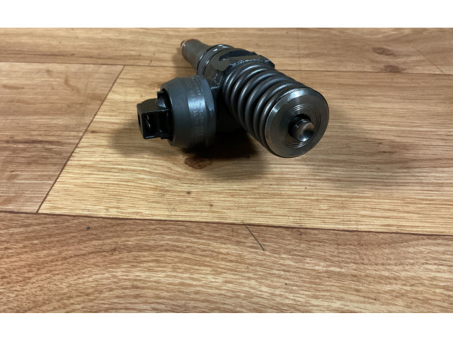 Vstřikovač 038130073BN   Volkswagen Caddy     