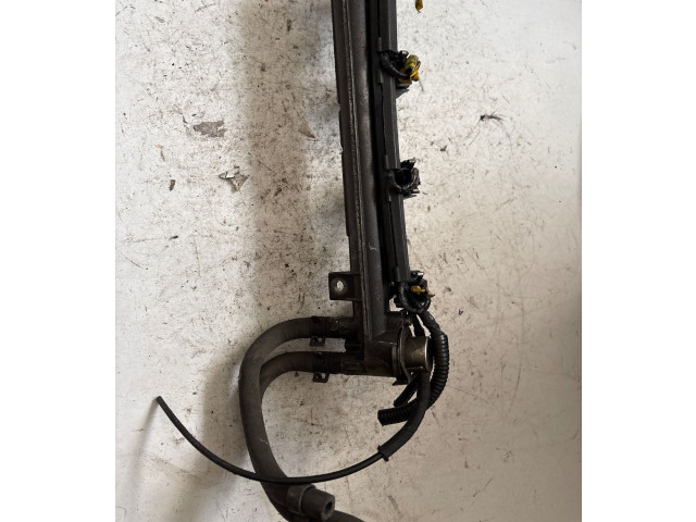 Топливная рампа 036133319   Audi A3 S3 8P   для двигателя BLS