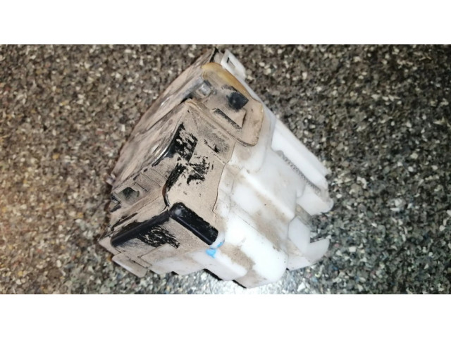 Замок задней крышки