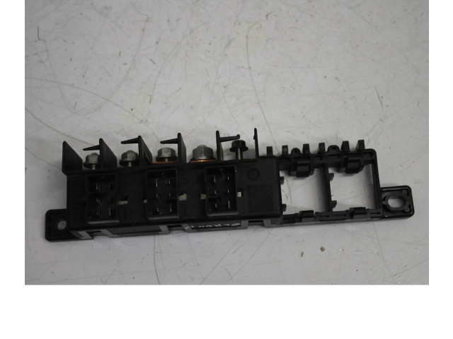 Блок предохранителей  8L0941822A, 896083000   Audi A6 Allroad C5    