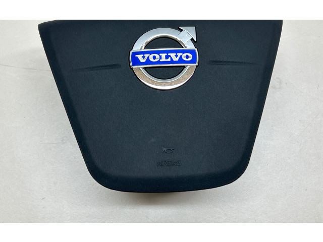 Подушка безопасности водителя 34116424A, P31389510 Volvo V70