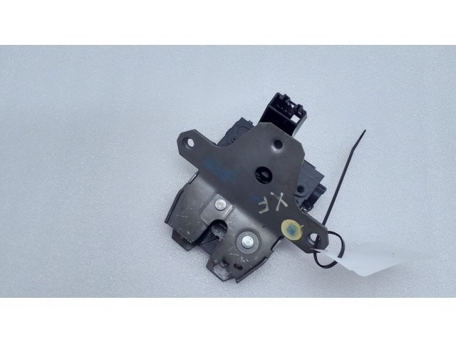 Замок задней крышки