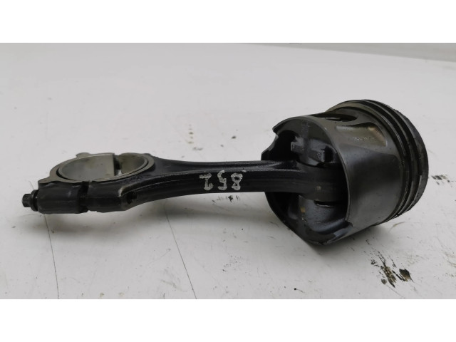 Генератор 0125711028, A0009063322   Mercedes-Benz A W176 2.1     