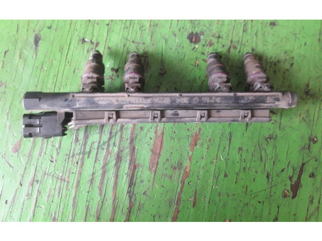 Топливная рампа    Renault Clio I  