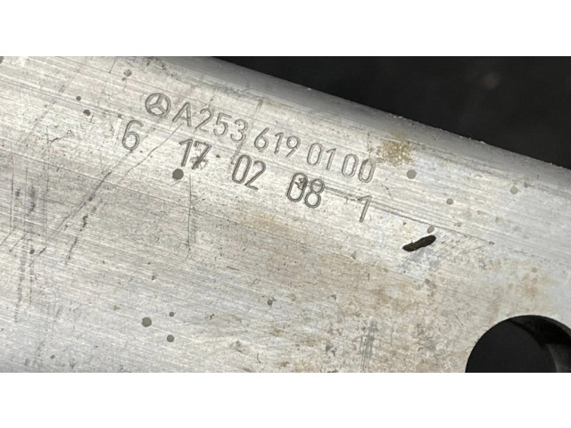 Другая часть передней ходовой части