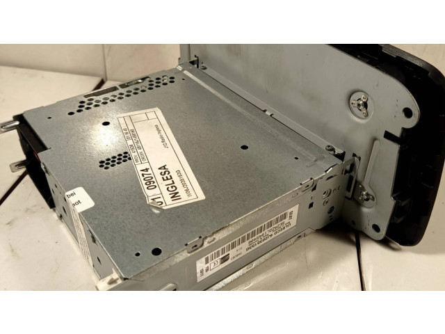 Радио/ проигрыватель CD/DVD / навигация