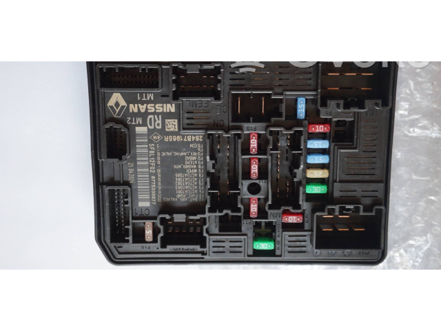 Блок предохранителей 284B71965R Dacia Sandero III