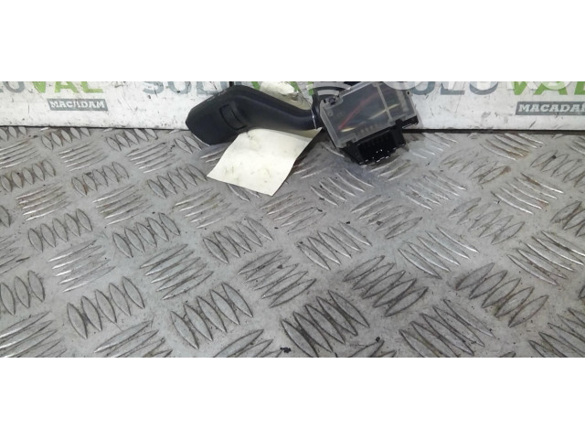 Ручка стеклоочистителей 1350067   Ford C-MAX I