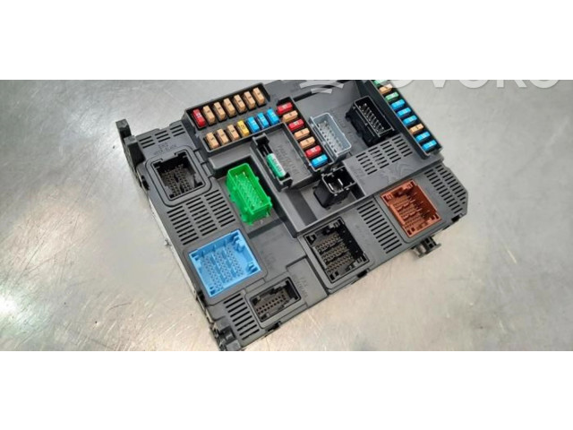 Блок предохранителей  9819850080   Peugeot 2008 I    