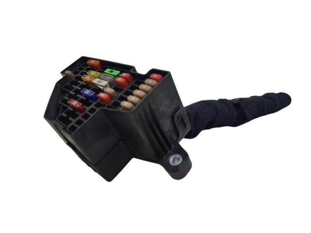 Блок предохранителей 2062878491 Skoda Octavia Mk2 (1Z)