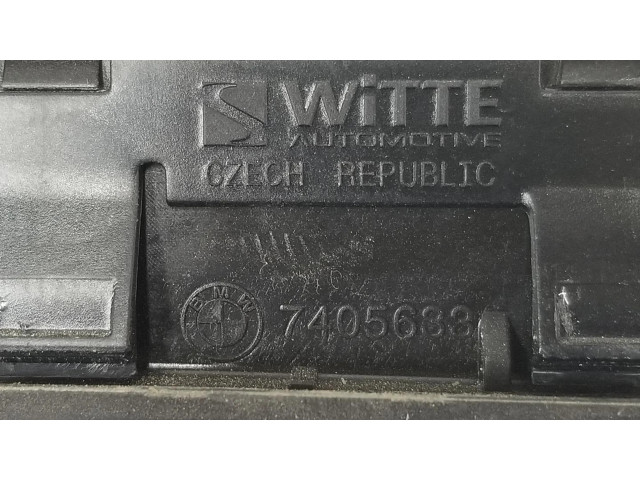 Ручка (задней крышки)