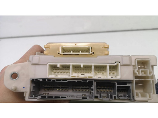 Блок предохранителей 8273053022, 7E080363   Lexus IS 220D-250-350    