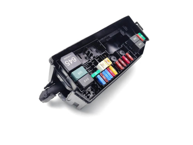 Блок предохранителей Audi A1