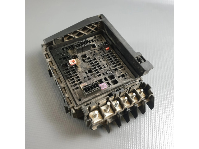 Блок предохранителей 84044722   Chevrolet Camaro    