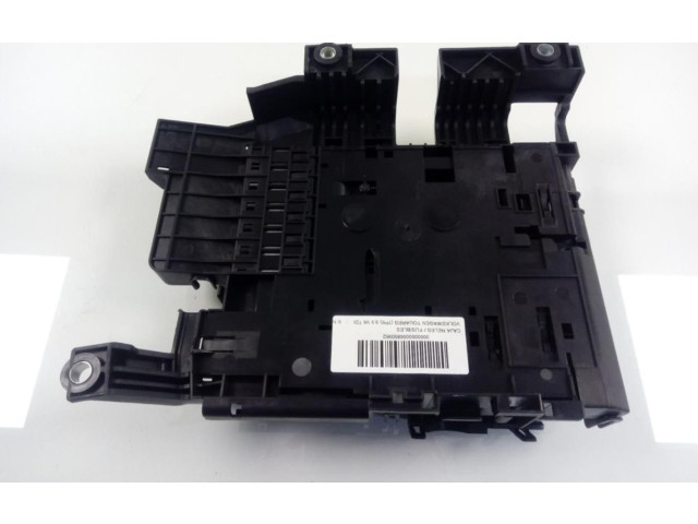 Pojistková skříňka 7P0937548F Volkswagen Touareg II 2014