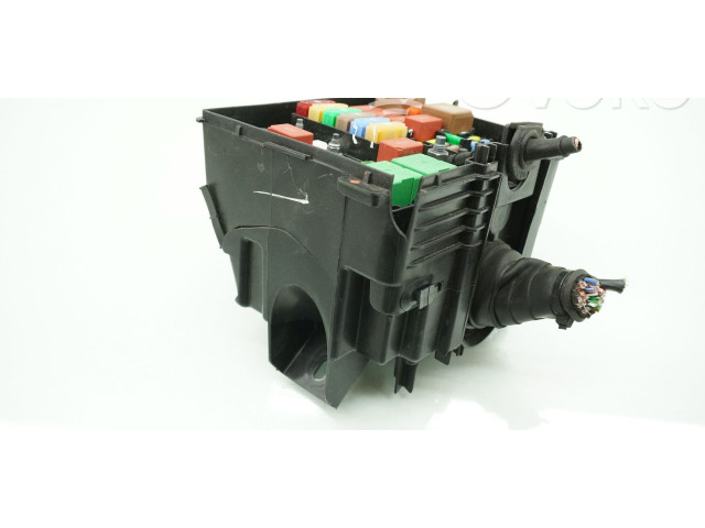 Блок предохранителей     Peugeot 2008 II    