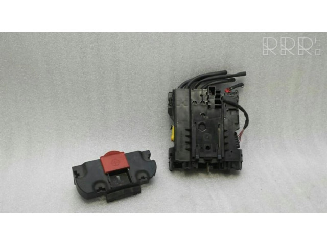 Узел подключения плюсовых проводов