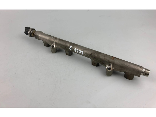 Топливная рампа 05E133320B Volkswagen Golf VIII