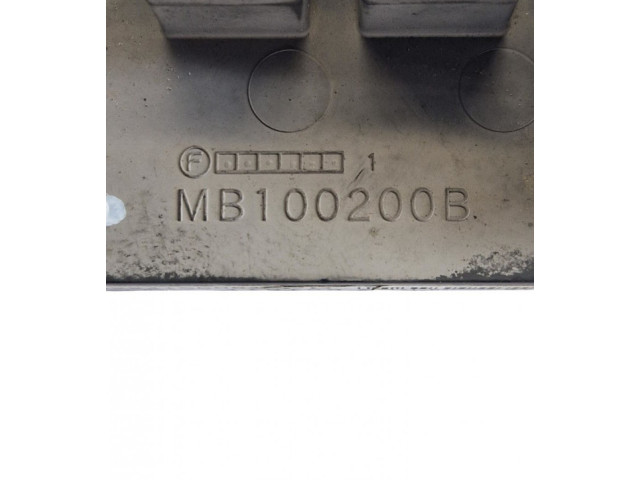 Блок предохранителей 82241SC060, MB100200B Subaru Forester SH