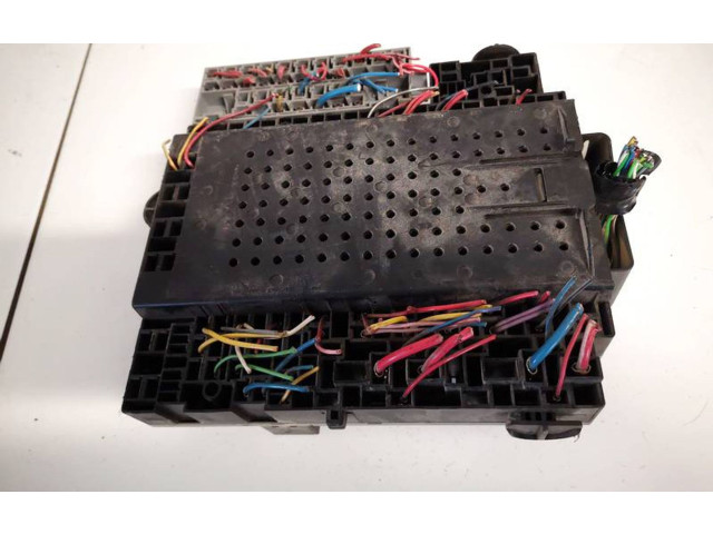 Блок предохранителей  9441582, 9162316   Volvo S80    