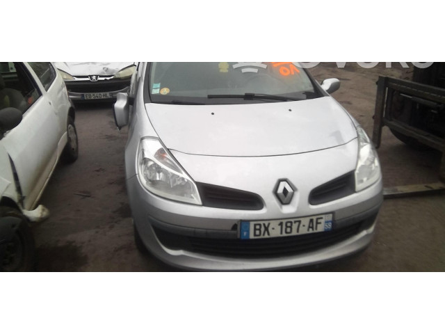Ручка стеклоочистителей 8201590631 Renault Clio III