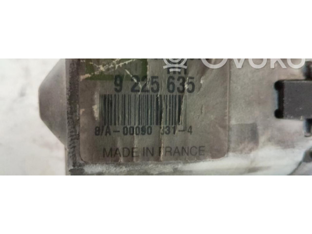 Моторчик заднего дворника 9225635 Opel Combo C