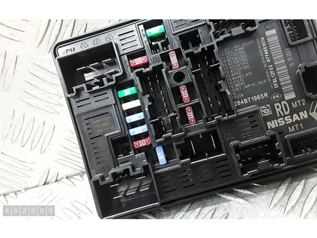 Pojistková skříňka 284b71965r Renault Sandero II 2023