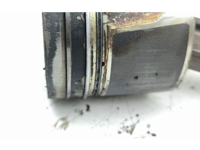 Píst AA4D   Mazda CX-7     