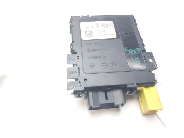 Блок управления двигателя 3C0953549L   Volkswagen PASSAT