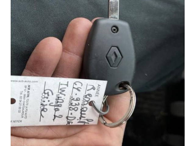 Панель приборов    Renault Twingo II       