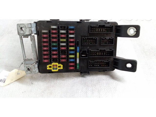 Блок предохранителей 919501G010   KIA Rio    