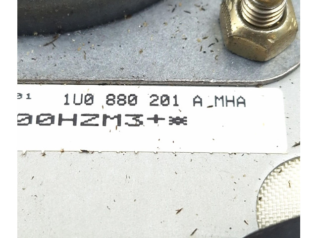 Подушка безопасности водителя 1U0880201A, 132905000 Skoda Octavia Mk1 (1U)