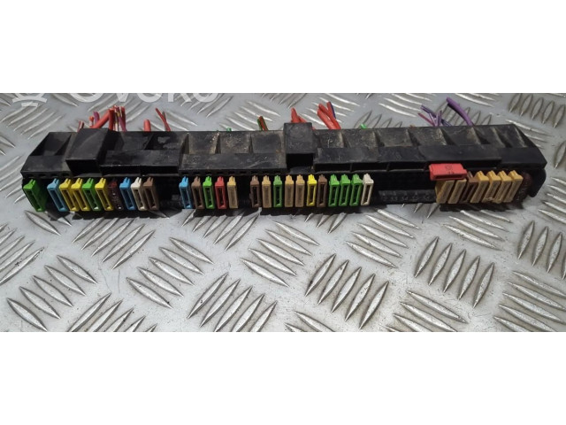 Pojistková skříňka BMW 5 E39 1997