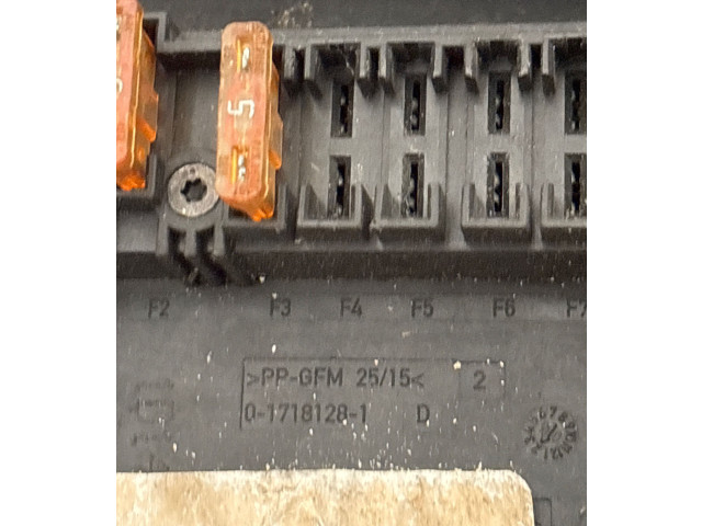 Блок предохранителей  017181281   Audi A3 S3 8P    