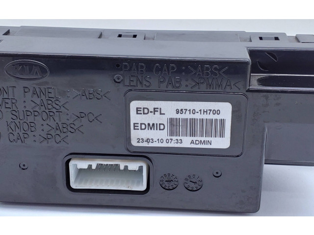 Дисплей    957101H700   KIA Ceed