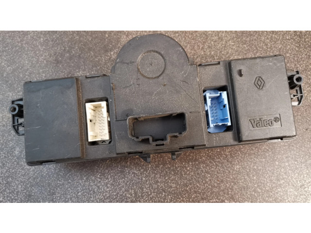 Блок управления климат-контролем 8200296683   Renault Clio III