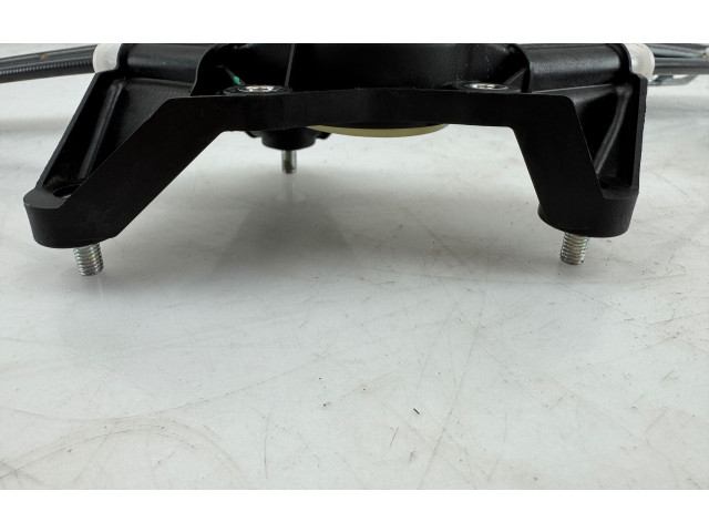 Моторчик заднего дворника 3E22B4    Toyota Yaris Cross