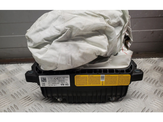 Подушка безопасности пассажира 8U0880204C Audi Q3 8U