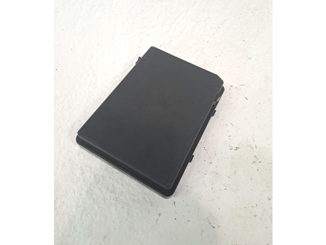 Блок предохранителей  284B64435R   Dacia Sandero III    