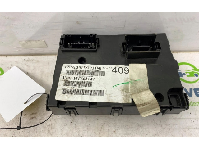 Блок предохранителей 68262535AJ, 28587012 Jeep Compass