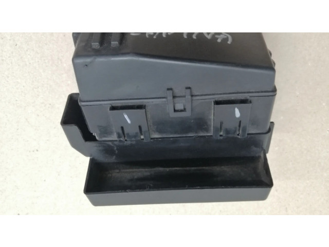 Pojistková skříňka Chevrolet Captiva 2007